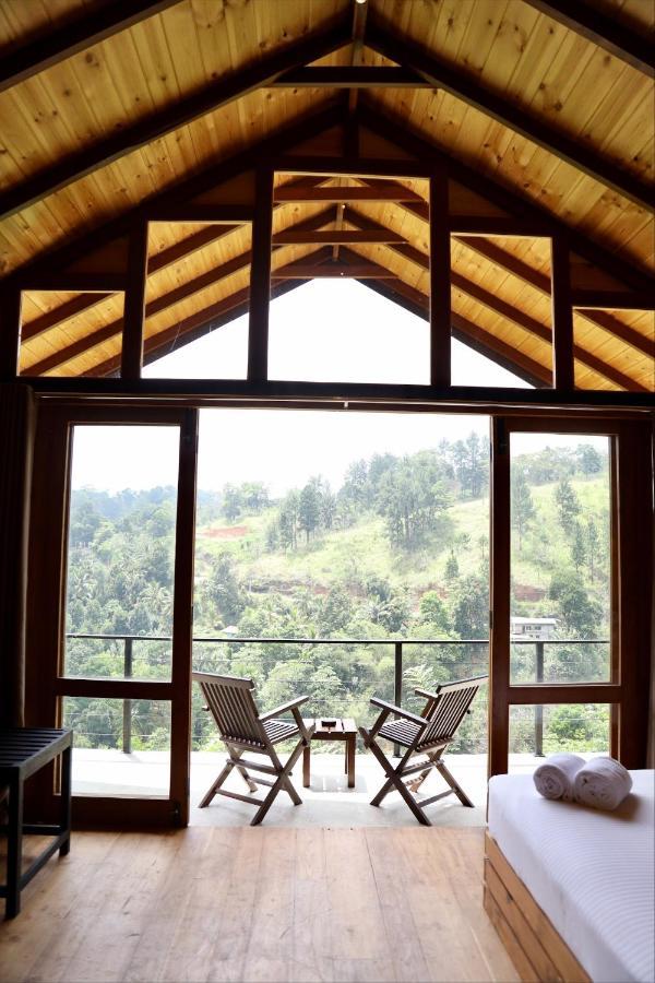 Riverbank Resort 감폴라 외부 사진