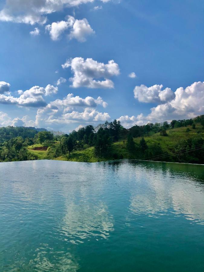 Riverbank Resort 감폴라 외부 사진