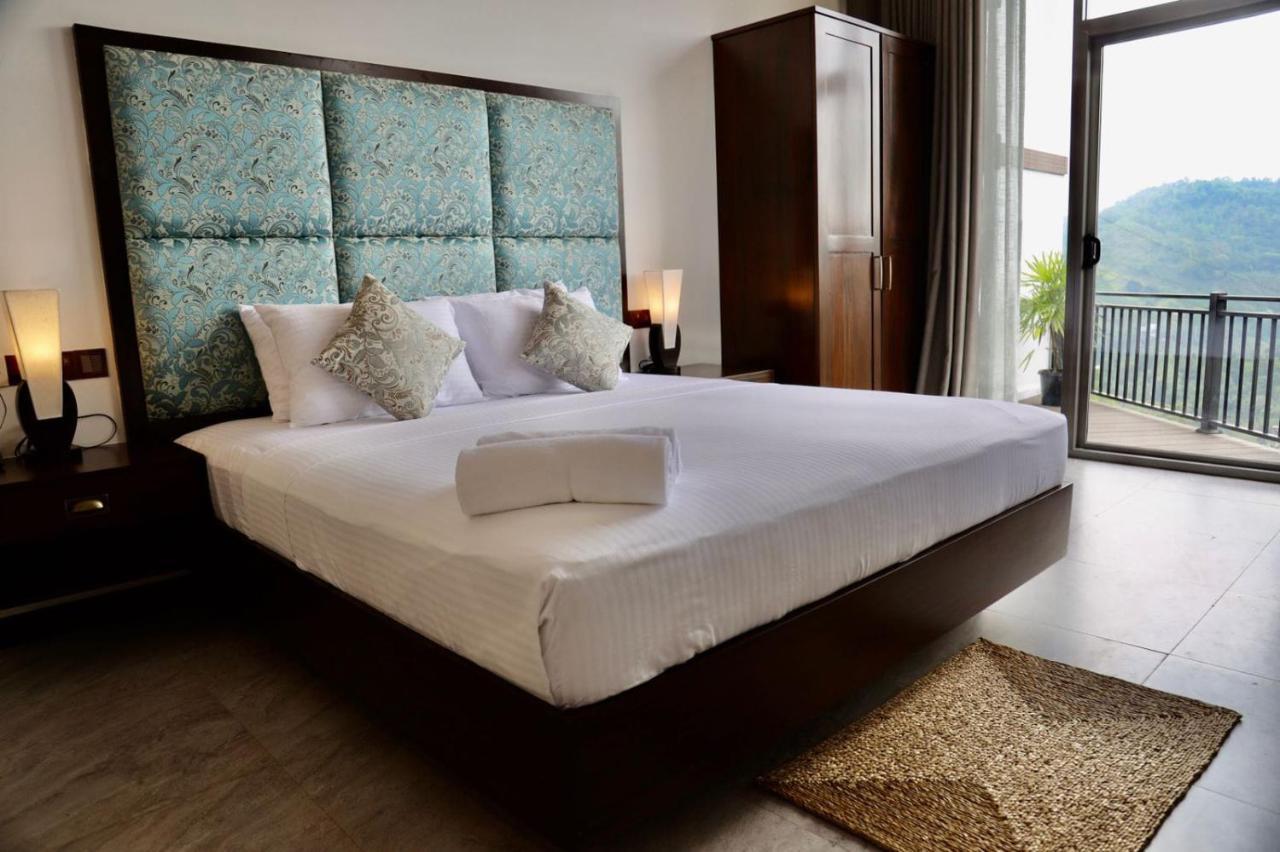 Riverbank Resort 감폴라 외부 사진