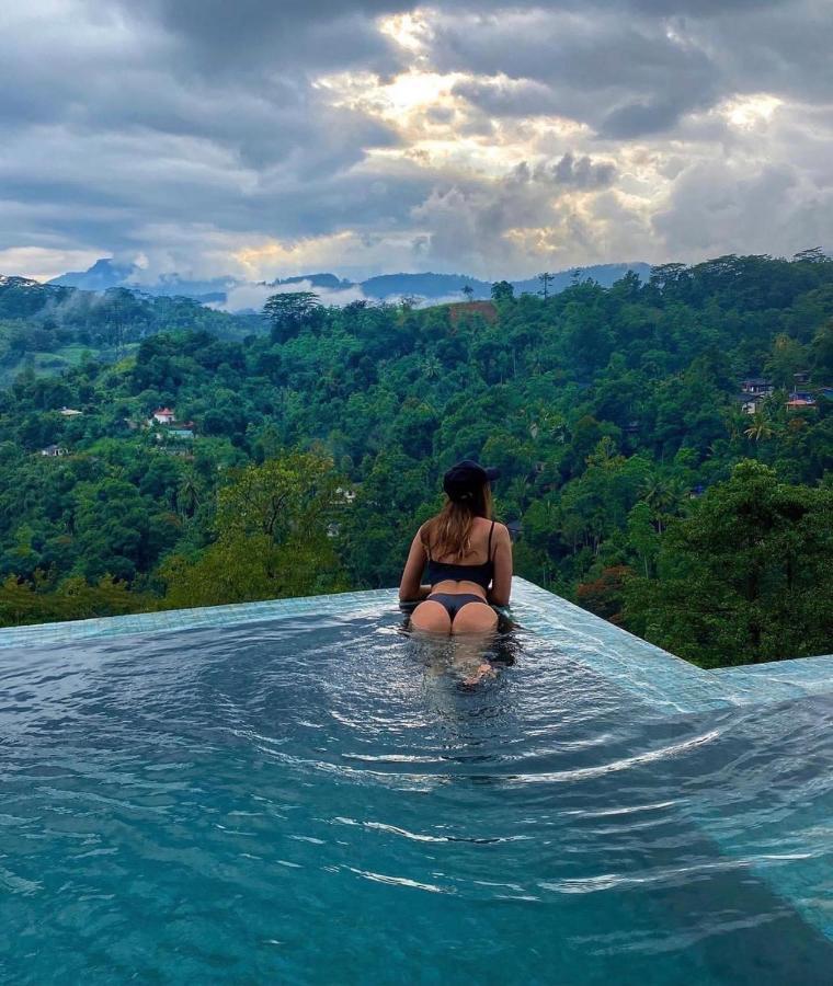 Riverbank Resort 감폴라 외부 사진
