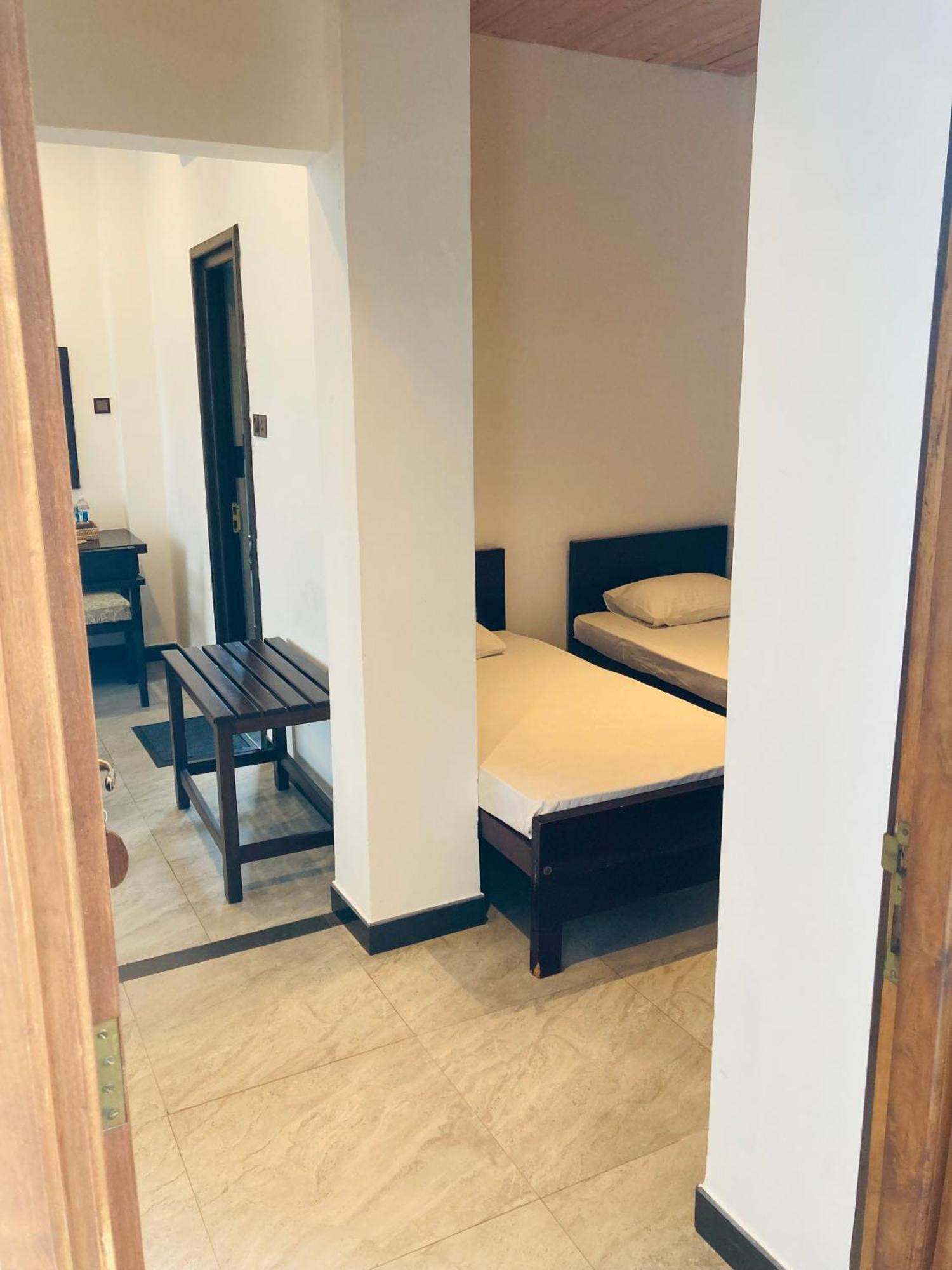Riverbank Resort 감폴라 외부 사진