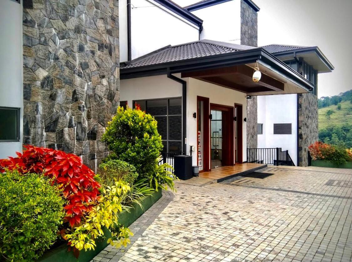 Riverbank Resort 감폴라 외부 사진